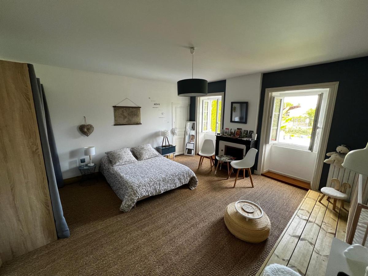 Chambres D'Hotes Dans Maison De Maitre Chaniers Exteriör bild