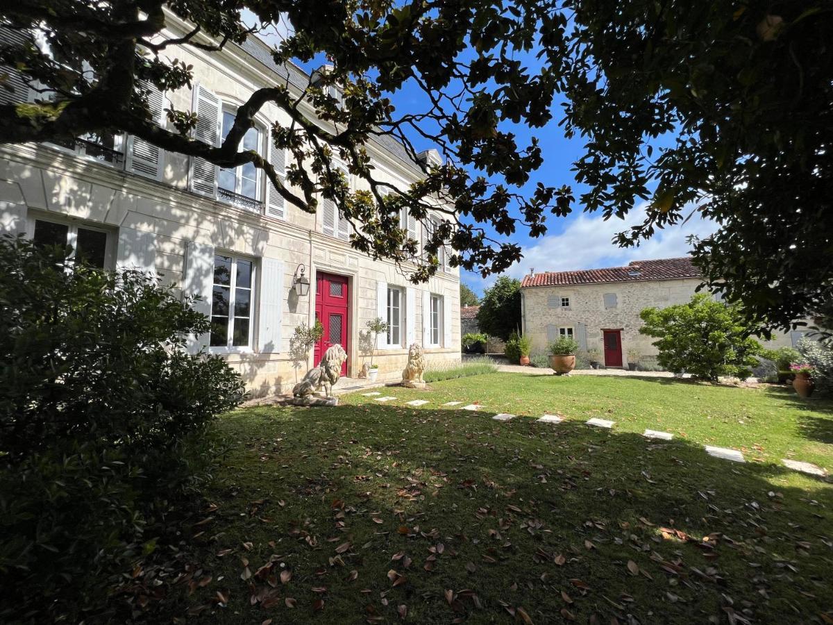 Chambres D'Hotes Dans Maison De Maitre Chaniers Exteriör bild