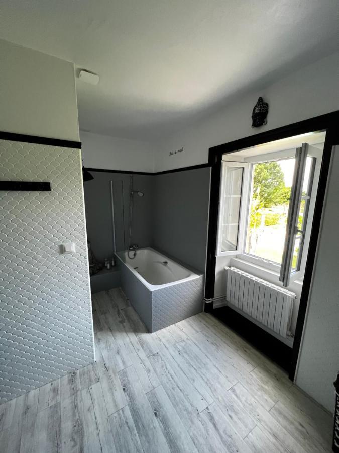 Chambres D'Hotes Dans Maison De Maitre Chaniers Exteriör bild
