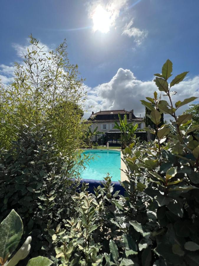 Chambres D'Hotes Dans Maison De Maitre Chaniers Exteriör bild